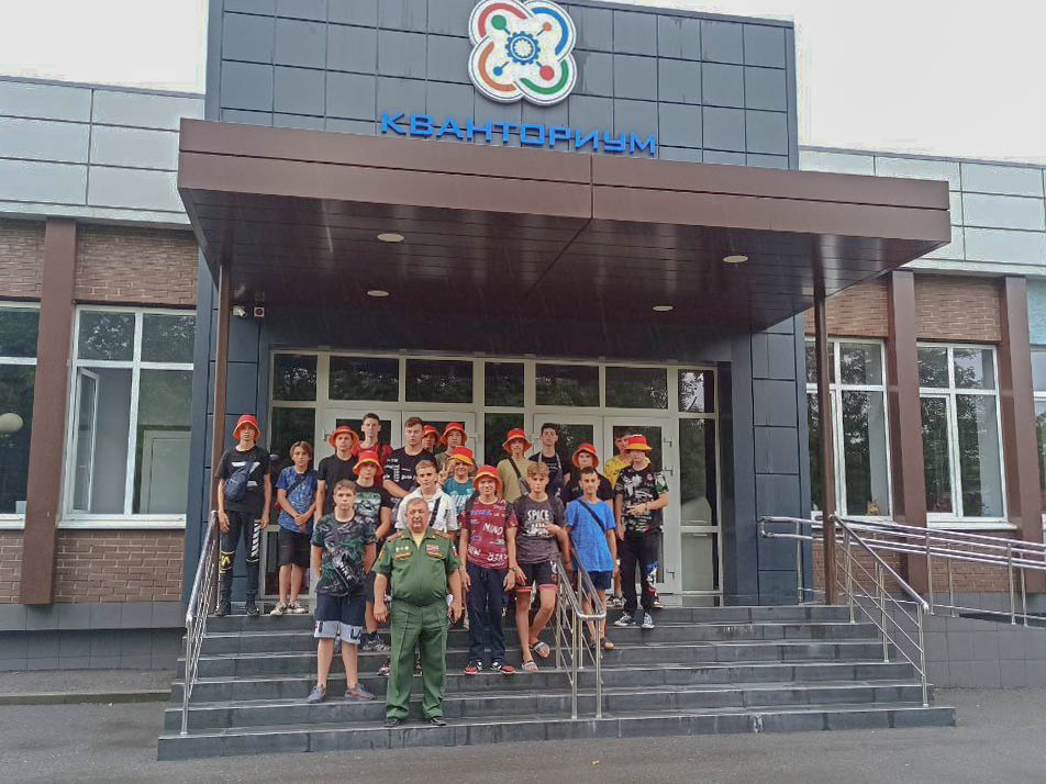 Экскурсии для ребят из ЛНР провели сотрудники “Кванториума”